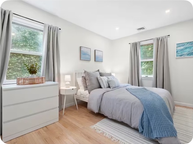 Queen bedroom